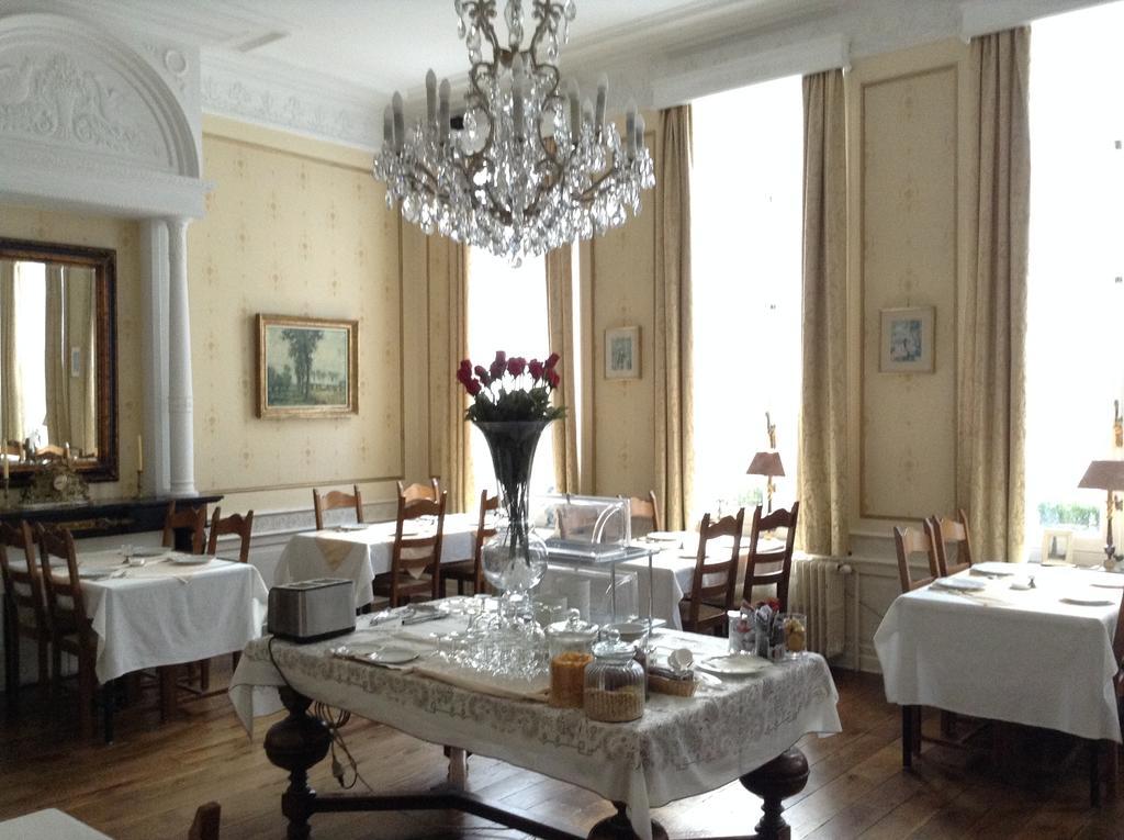 Hotel Patritius บรูจส์ ภายนอก รูปภาพ