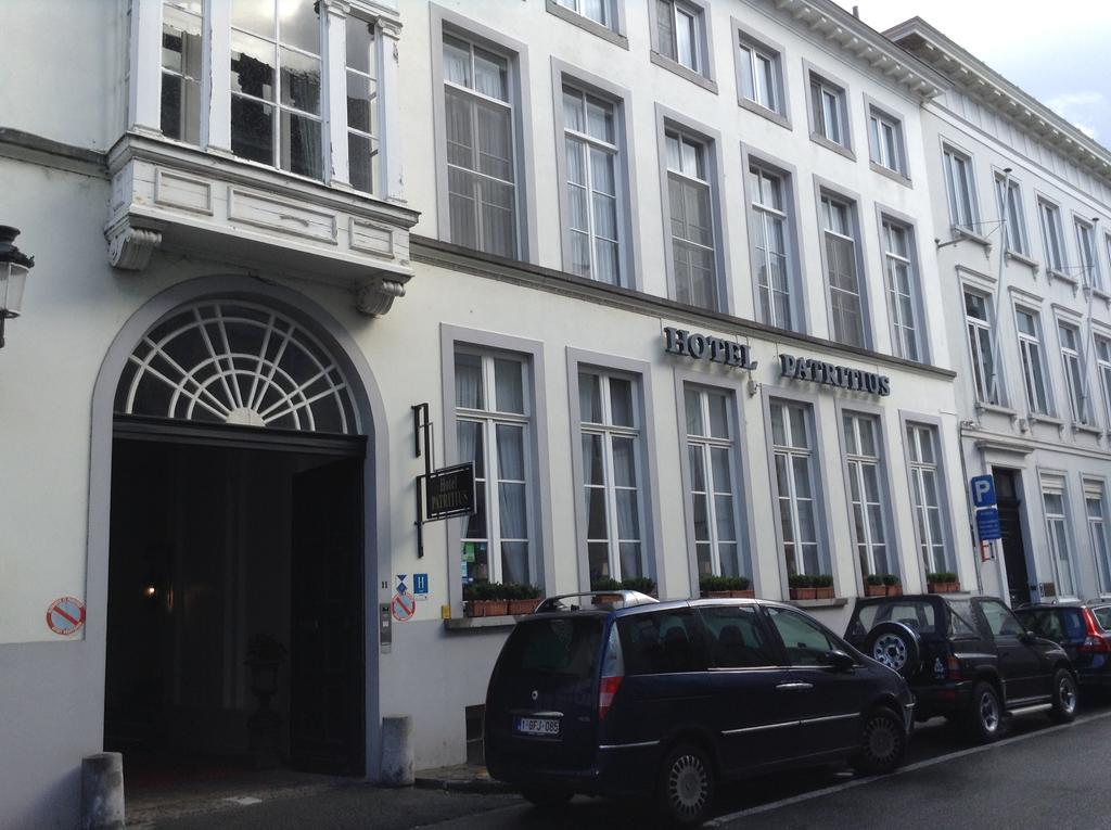Hotel Patritius บรูจส์ ภายนอก รูปภาพ
