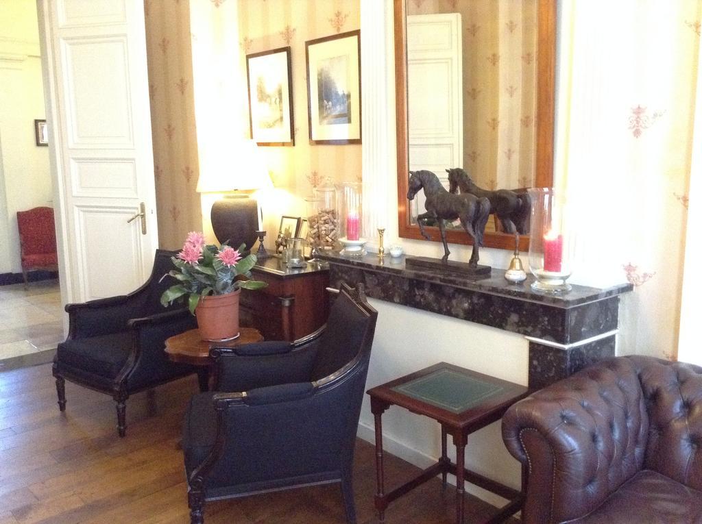 Hotel Patritius บรูจส์ ภายนอก รูปภาพ