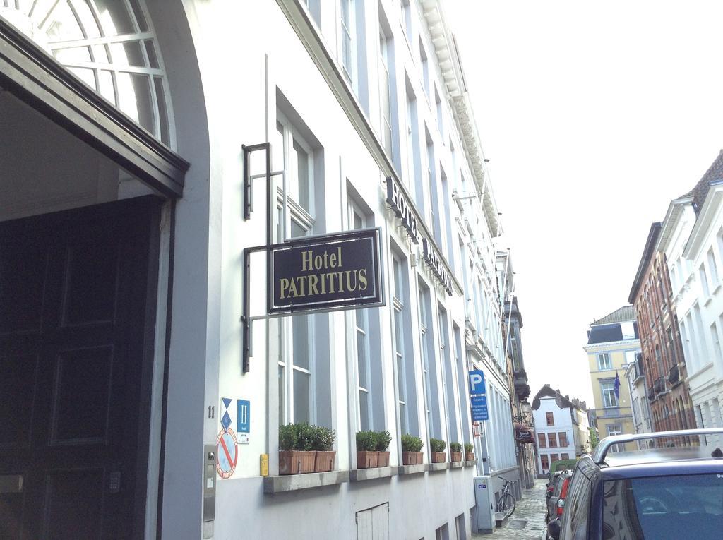 Hotel Patritius บรูจส์ ภายนอก รูปภาพ