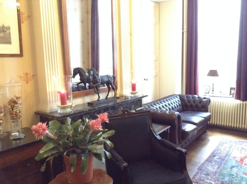 Hotel Patritius บรูจส์ ภายนอก รูปภาพ