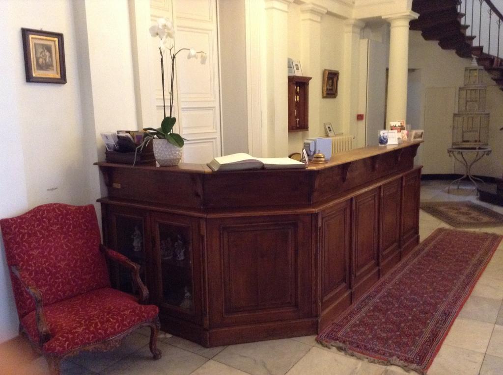 Hotel Patritius บรูจส์ ภายนอก รูปภาพ