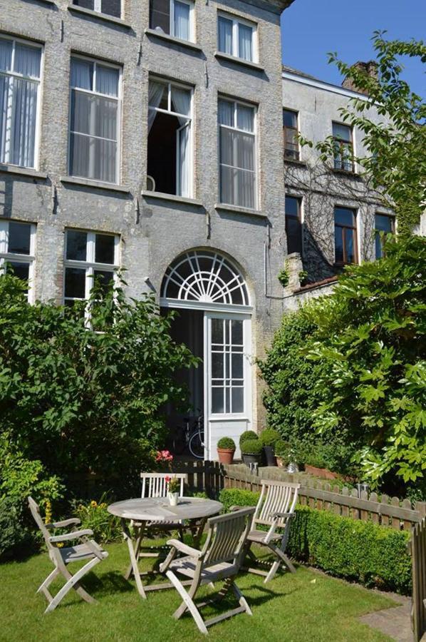 Hotel Patritius บรูจส์ ภายนอก รูปภาพ